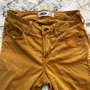 fall vibes yellow old navy rockstar jeans